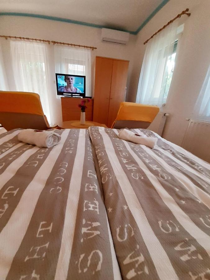 Petra Apartmanhaz เคฮีดาคุชทานี ภายนอก รูปภาพ