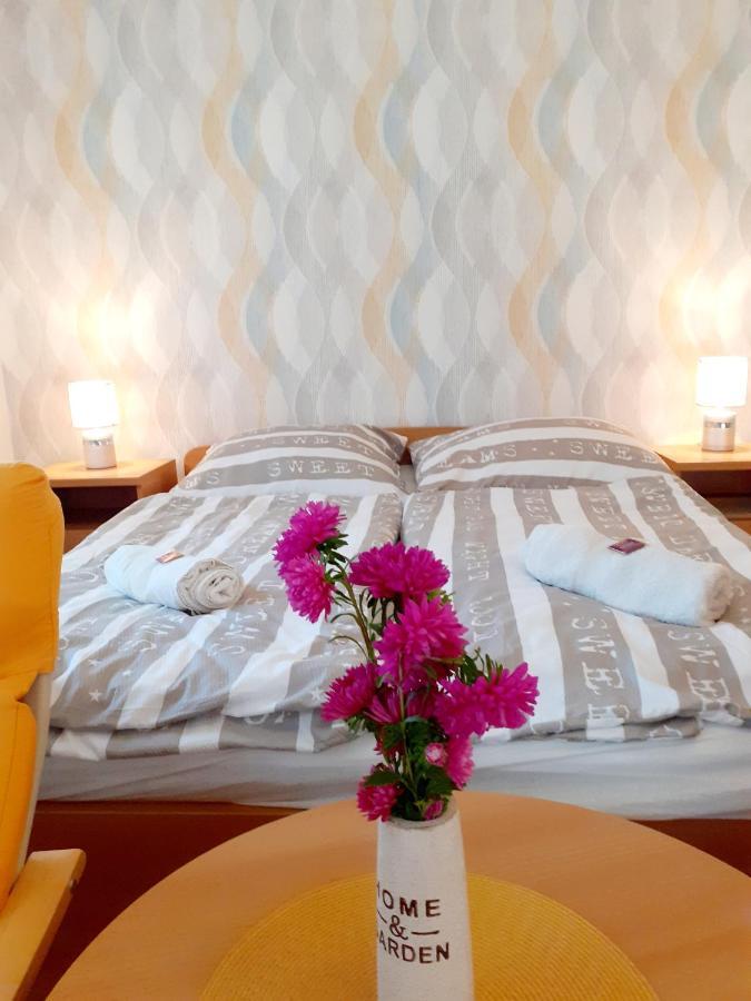 Petra Apartmanhaz เคฮีดาคุชทานี ภายนอก รูปภาพ