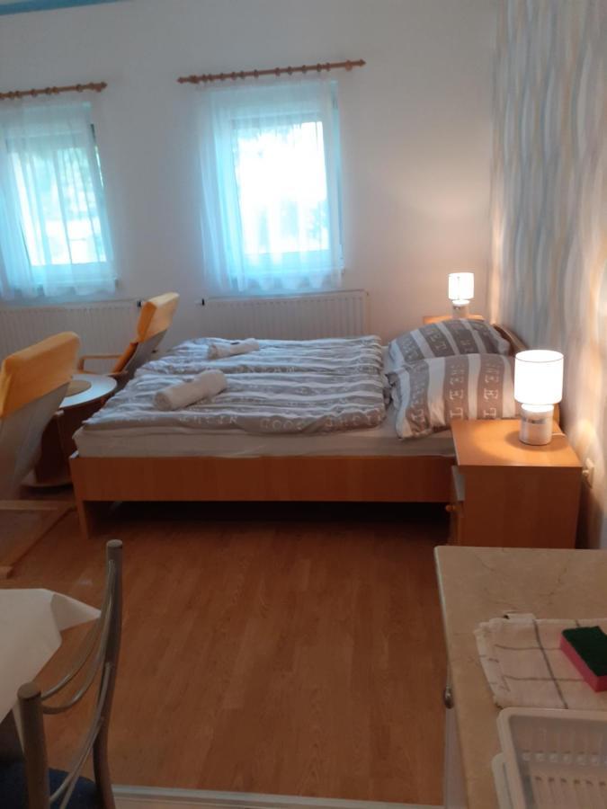 Petra Apartmanhaz เคฮีดาคุชทานี ภายนอก รูปภาพ
