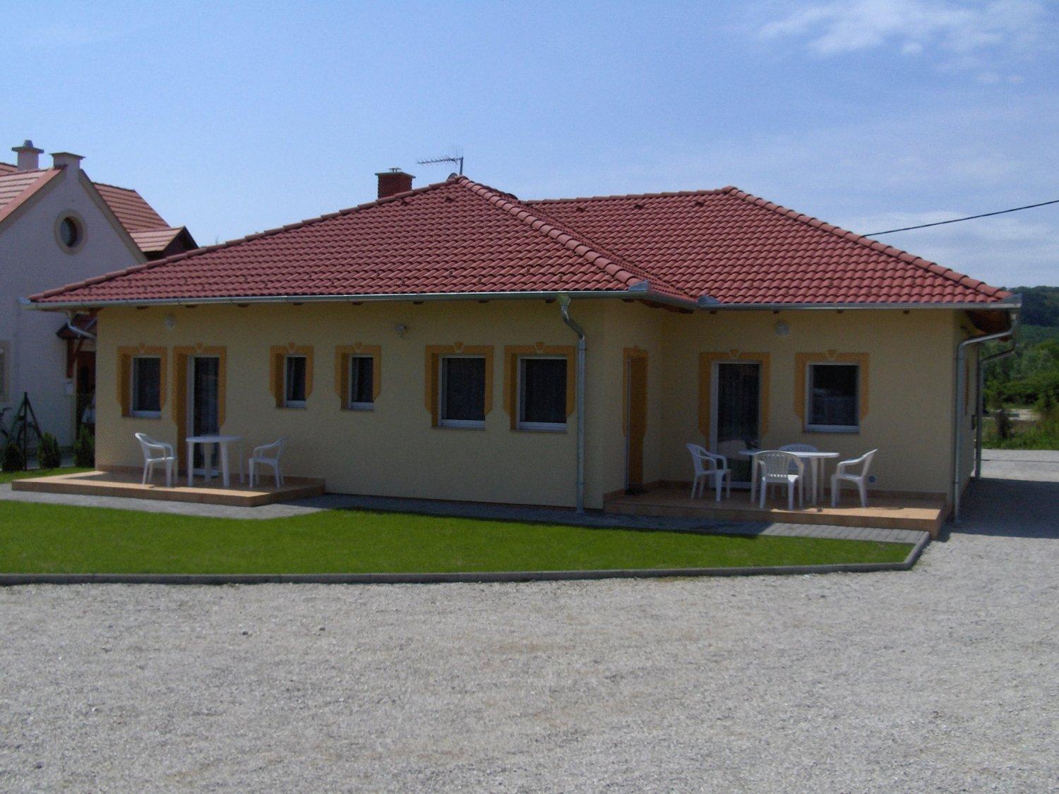 Petra Apartmanhaz เคฮีดาคุชทานี ภายนอก รูปภาพ